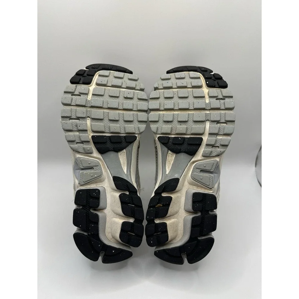Nike Vomero 5 Grey And White Youth 2
